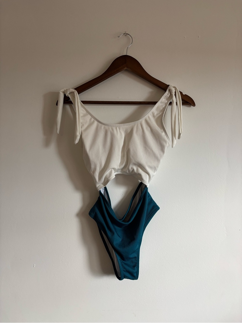 ROMWE Two-Tone Tie-Shoulder Bodysuit in White and Teal